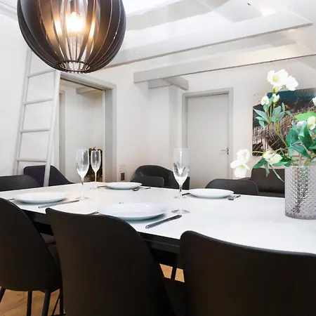 In An Oasis Of Life, Comfort & Style Apartman