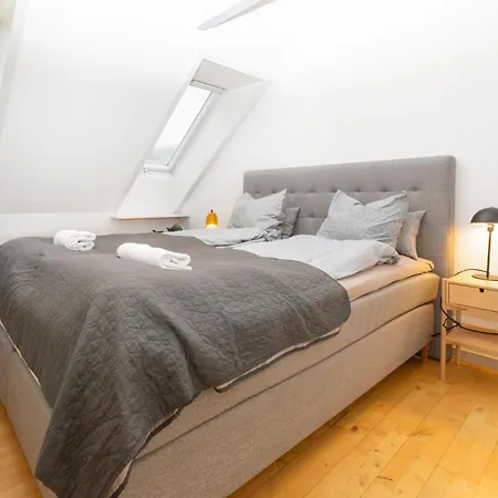 شقة In An Oasis Of Life, Comfort & Style *