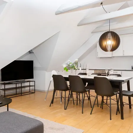 Apartman In An Oasis Of Life, Comfort & Style
