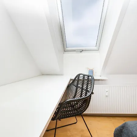 شقة In An Oasis Of Life, Comfort & Style