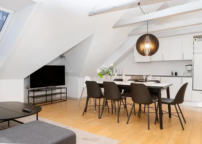 Apartment In An Oasis Of Life, Comfort & Style